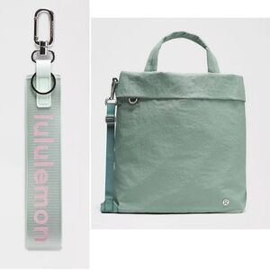 lululemon 20L On My Level Tote Bag & Never Lost Keychain